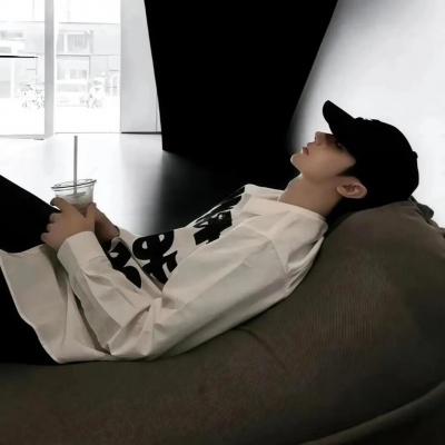 权威男头真人高清