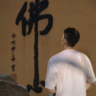 热门招财单人一男一女情侣头像