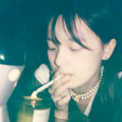怀旧滤镜氛围女生头像