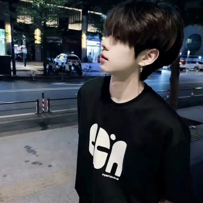 2026年真人男生头像高清无水印