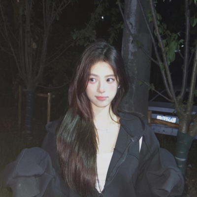 温柔系气质小众女生头像