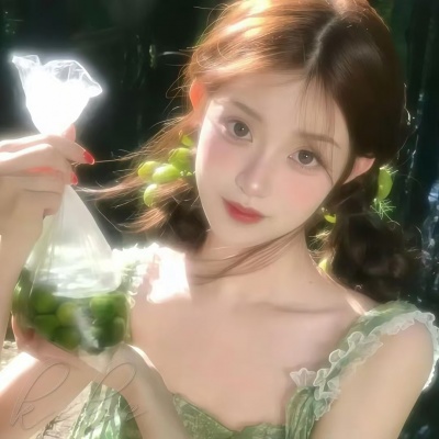 唯美氛围拉满的绿色系女神头像