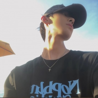 ins小众氛围男生头像