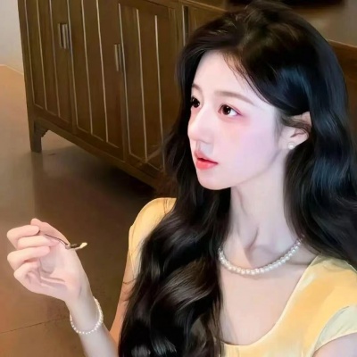 唯美氛围拉满的绿色系女神头像