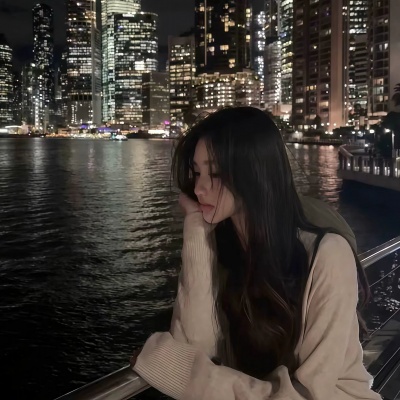 权威女头像真人