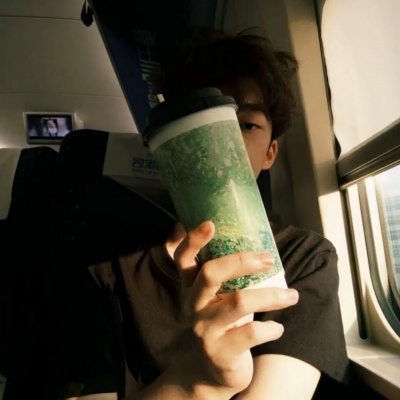 青春帅气男生头像