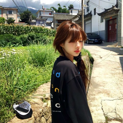 2026最新绿色氛围治愈风景女生头像