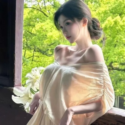 2026超火氧气女头