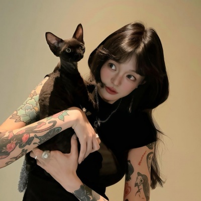 高级氛围感的女生微信头像