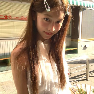 高级感复古滤镜女生头像