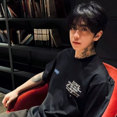 2026年真人男生头像高清无水印