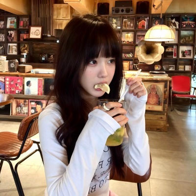 小众轻奢千金风女生头像