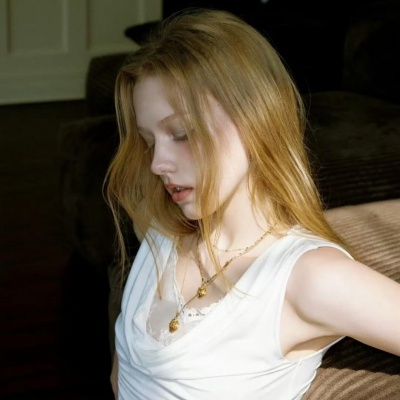 欧美女生头像ins风图片