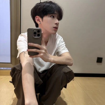 ins风帅气男生头像