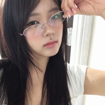 超耐看唯美气质小众女生头像