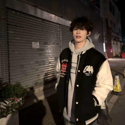 高颜值高高瘦瘦男生头像