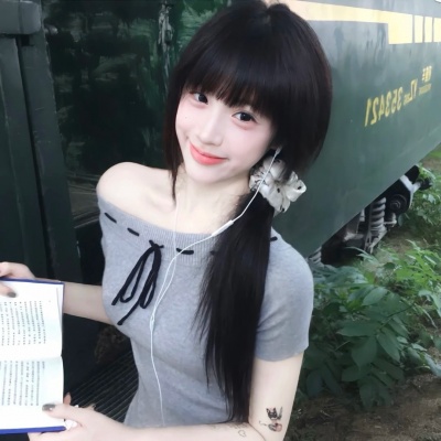 混的轻奢女生头像