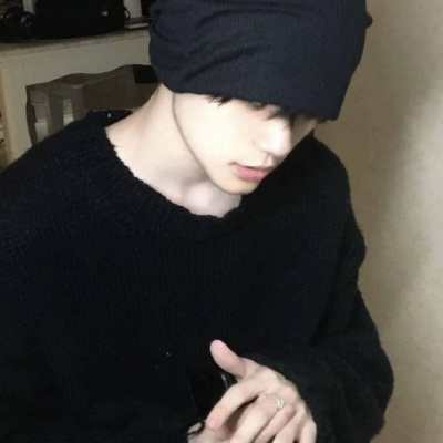 时尚感拉满的男生头像