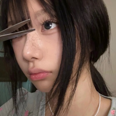 2026年流行真实女生生活照头像