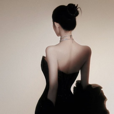 权威混的人头像女