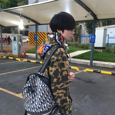 精选小众帅气氛围男生头像