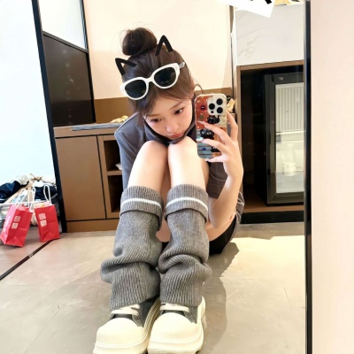 温柔系ins风拿手机对镜拍女头