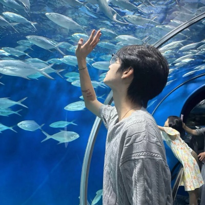 高颜值男ins风头像