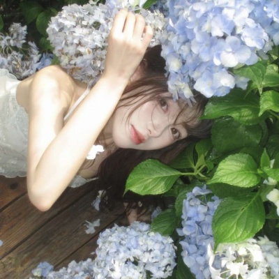 高颜值森系绿色风景女生头像