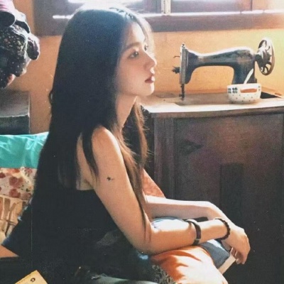 唯美氛围拉满的绿色系女神头像