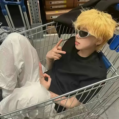 小众帅气个性男头