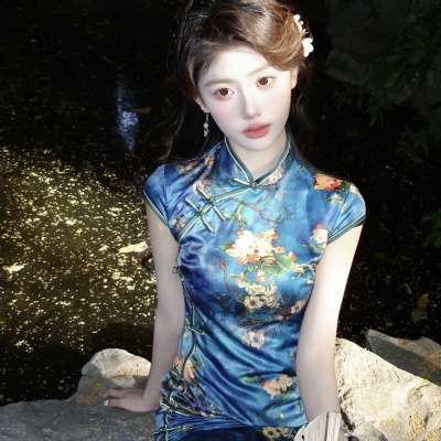 国风旗袍女生头像