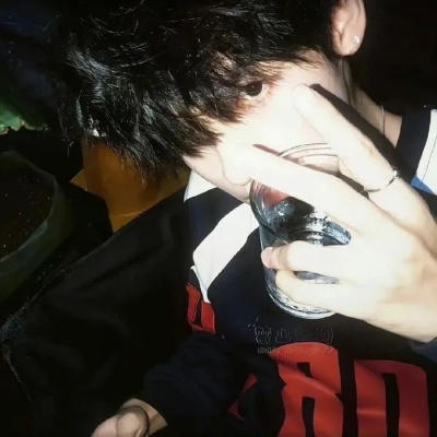 网红同款ins男生帅气头像