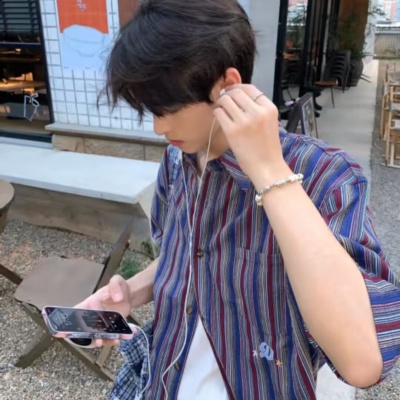 青春阳光小众男头