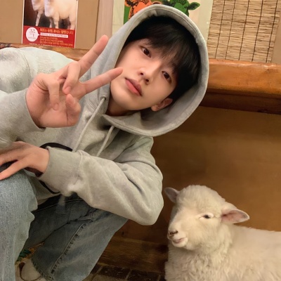 小众青春男生头像