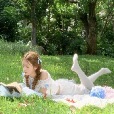 高颜值森系绿色风景女生头像