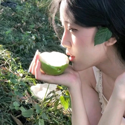 2026年超火氛围感真人女生头像