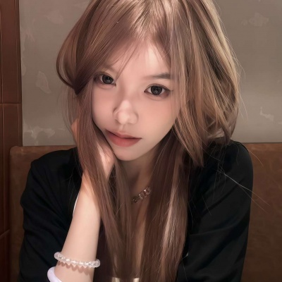 正面气质小众女生头像