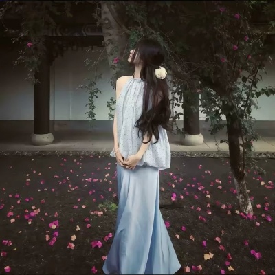 气质贵气风女生头像