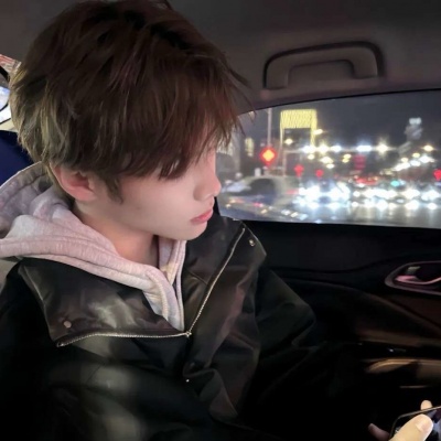 ins风头像男真人