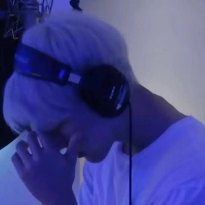 糊成一坨的氛围感男头