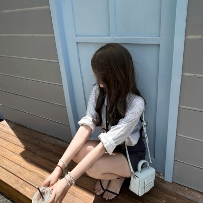 私藏全身小众ins女头像