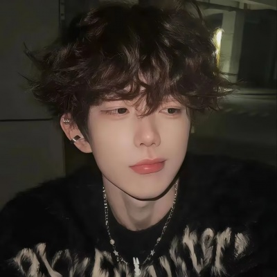 小众不烂大街的青春男生头像