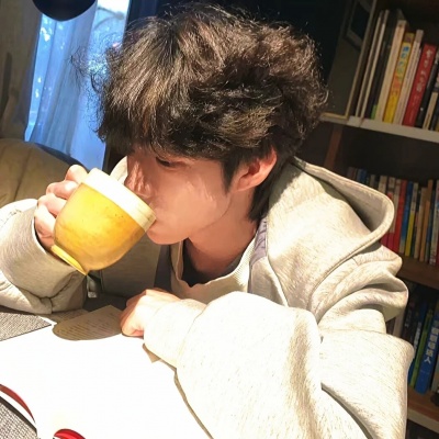 高质感滤镜氛围男生头像