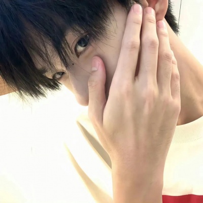 时尚感拉满的男生头像