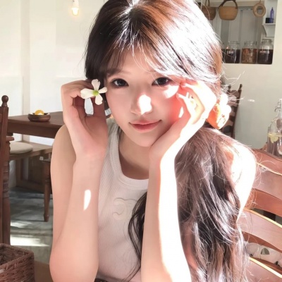 阳光明媚氛围感女生头像