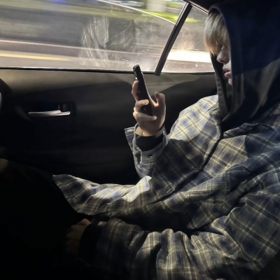 小众气质男生头像