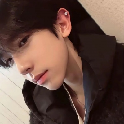 超有feel的ins氛围感男生头像