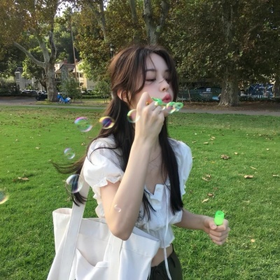 明媚气质治愈系女头