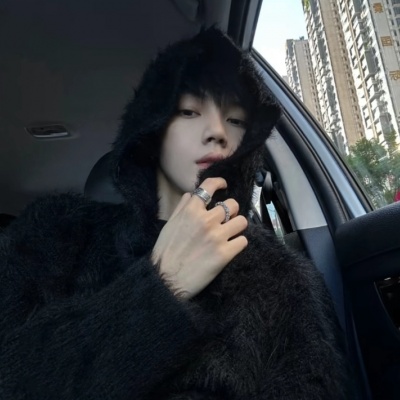 青春感小众男生头像