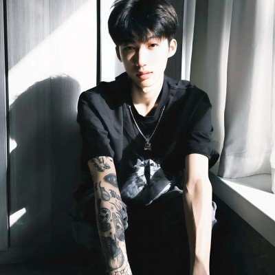 头像男ins高级质感冷淡风